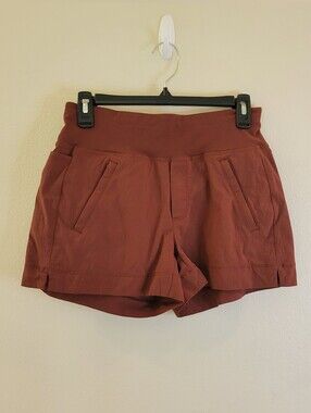 Athleta Trekkie North High-Waist Rust Shorts With Multiple Pockets Ladies 0.